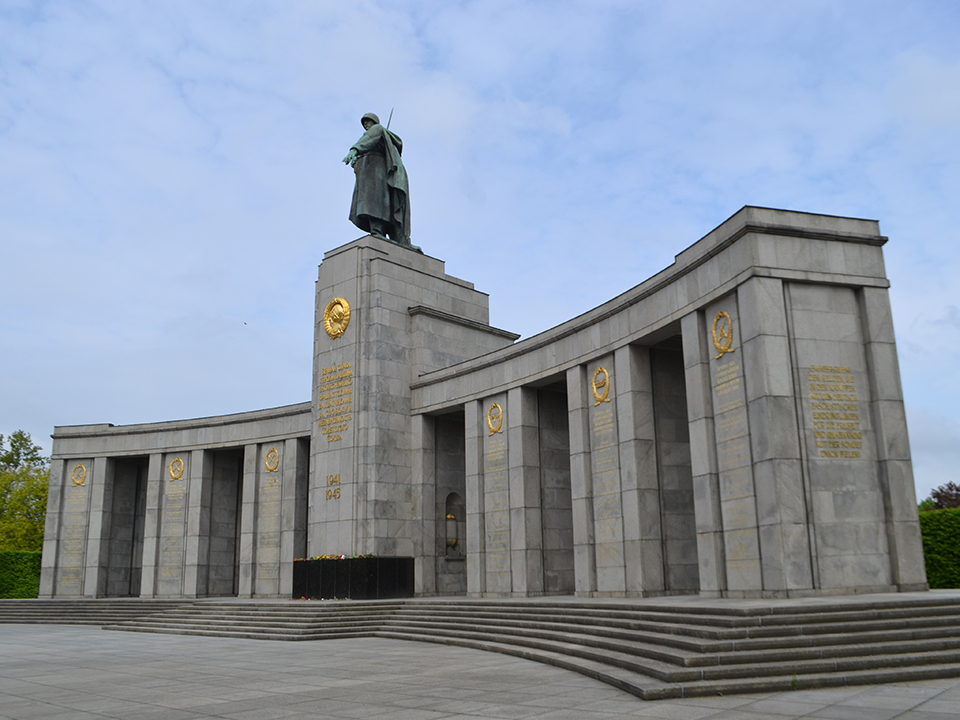 Remembering The Battle Of Berlin The Soviet War Memorial At Tiergarten 